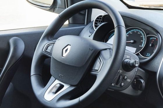 2 Seater Van con il migliore prezzo a Renault Kangoo e confortable alle caratteristiche, alla distanza in miglia, alla disposizione dei posti a sedere ed alla prestazione di motore