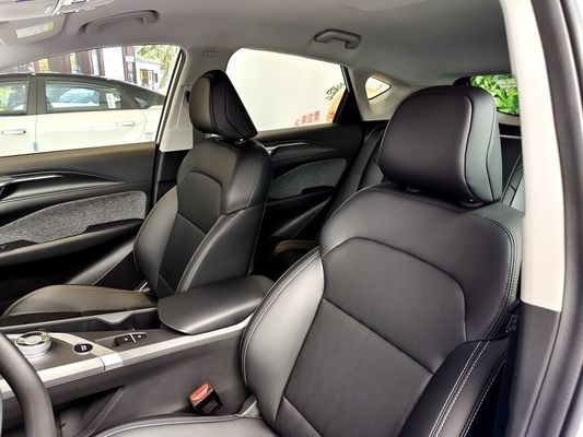 veicoli puri SUV Geely del mirtillo elettrico compatto EV della geometria C 550km/di 400km