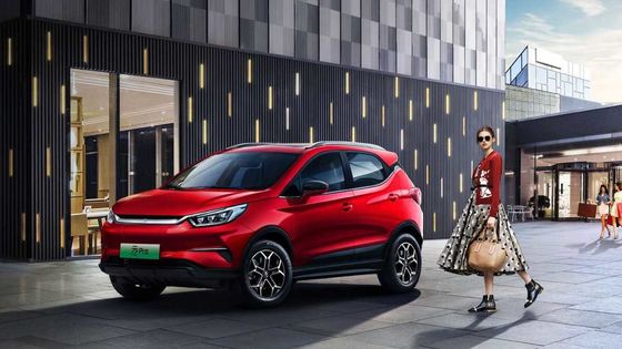 301km SUV elettrico di lusso