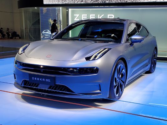 Zeekr 001 grande automobile elettrica autonomia 732km 6.9s di lusso a 100km/H