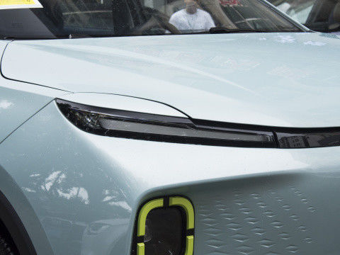 La piccola geometria amichevole E 320km di Geely delle automobili elettriche di SUV ECO 401km 5 porte 5 Seaters