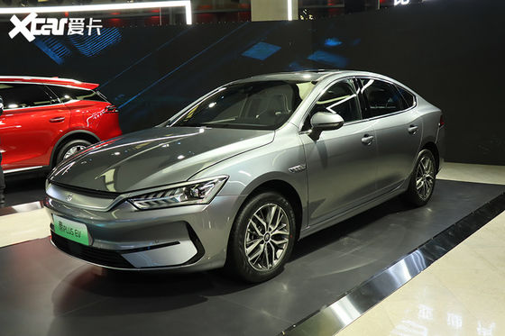 automobili elettriche di medie dimensioni di 400km