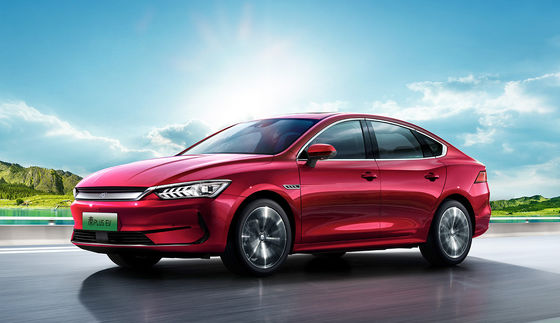 automobili elettriche di medie dimensioni di 400km