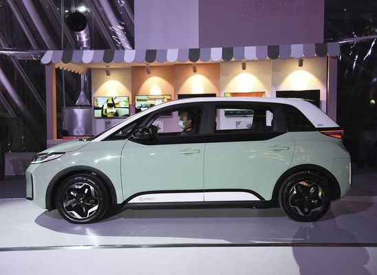 130km/h veicoli elettrici elettrici medi intelligenti di quattro ruote motrici delle automobili BYD D1