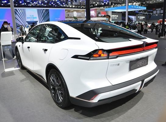 Automobili elettriche automatiche di rendimento elevato di Changan Sl03 cinque sedili della porta cinque a quattro ruote