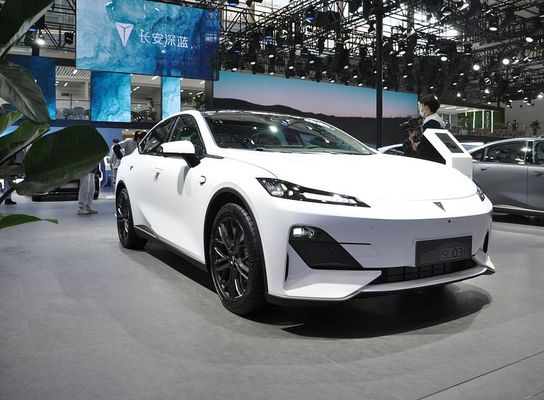 Automobili elettriche automatiche di rendimento elevato di Changan Sl03 cinque sedili della porta cinque a quattro ruote