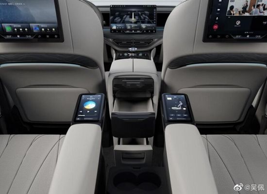 Batteria 4WD SUV elettrico 180km/h del ferro del litio dell'automobile 571nm di Denza D9 MPV EV