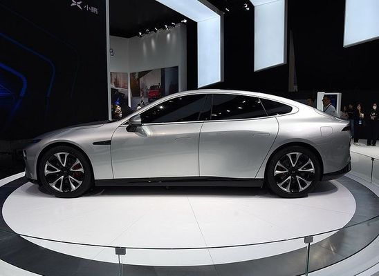 Automobile elettrica Xpeng P7 Nedc 2WD 4WD 480 delle limousine intelligenti una gamma di 586 670 706km