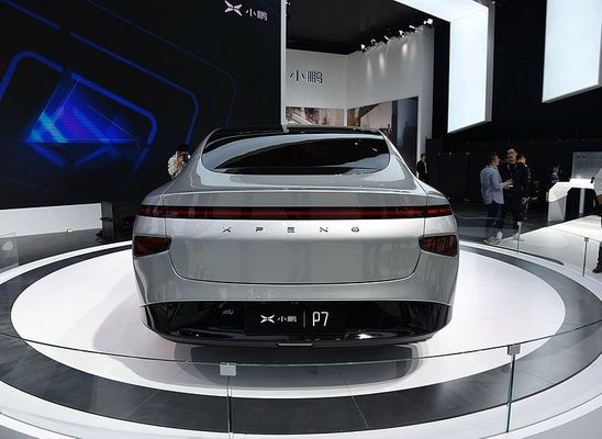 Automobile elettrica Xpeng P7 Nedc 2WD 4WD 480 delle limousine intelligenti una gamma di 586 670 706km