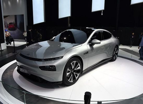 Automobile elettrica Xpeng P7 Nedc 2WD 4WD 480 delle limousine intelligenti una gamma di 586 670 706km