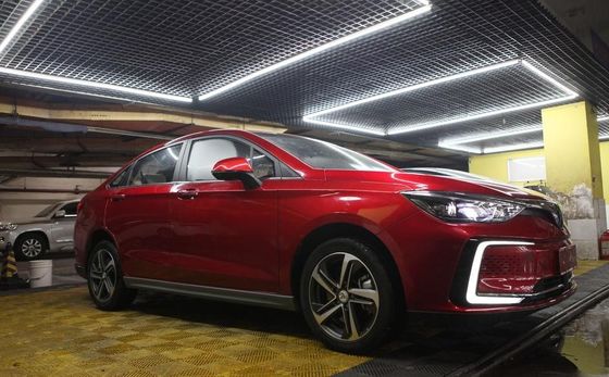 La seconda mano elettrica Pechino EU5 di BAIC SUV più R600 ha utilizzato le automobili della guida a sinistra