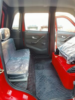 Triciclo passeggeri a benzina a motore chiuso con multicolore velocità massima 70 km/h