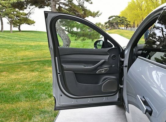 SUV At NIO EC7 75kWh Auto elettrica con motore che fornisce 480 kW