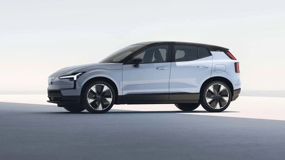 Piccolo SUV elettrico Volvo di lusso E EV a lungo raggio A Volvo EX30 in esecuzione