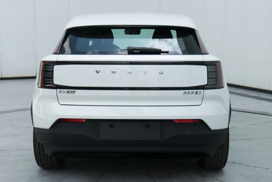 Piccolo SUV elettrico Volvo di lusso E EV a lungo raggio A Volvo EX30 in esecuzione