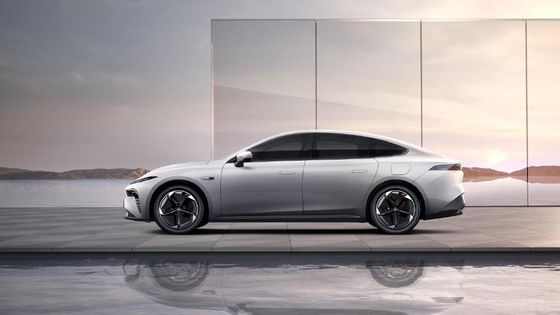 Dongfeng Eπ 007 con 1200 km di autonomia e porta da forbice velocità massima 165 km/h 5 porte