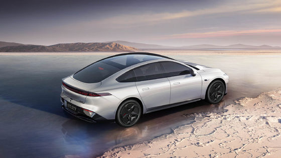 Dongfeng Eπ 007 con 1200 km di autonomia e porta da forbice velocità massima 165 km/h 5 porte