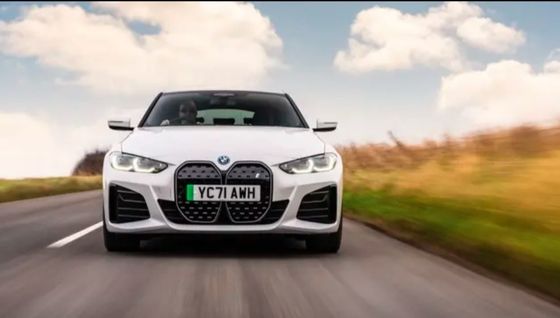 Nuovissima trazione integrale della BMW i4 con motori elettrici doppi e portatile disponibile