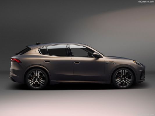 Automobile elettrica pura con 450 km/h e velocità massima 325 km/h a Maserati Gran Turismo Folgore