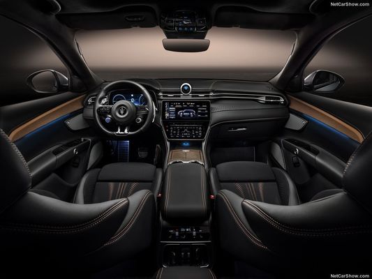 Automobile elettrica pura con 450 km/h e velocità massima 325 km/h a Maserati Gran Turismo Folgore