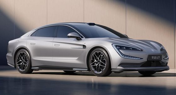 PRESALE 2024 Nuova auto elettrica BYD Yangwang U7 Sedan Resistenza al vento di Cd 0,195 240Kw Potenza del motore