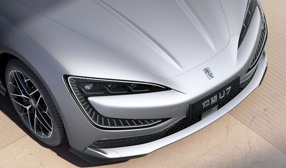 PRESALE 2024 Nuova auto elettrica BYD Yangwang U7 Sedan Resistenza al vento di Cd 0,195 240Kw Potenza del motore