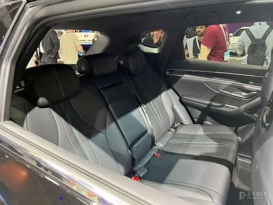 2023 BYD Seal U Long Range Rear Drive Edition 5 posti a sinistra Girando veicoli elettrici