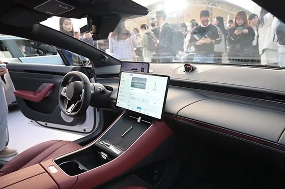 2024 Nuova Chery Huawei LUXEED S7 2024 Luxury Electric Sedan LUXEED S7 con 12,4kw/h di consumo auto parcheggio ev auto