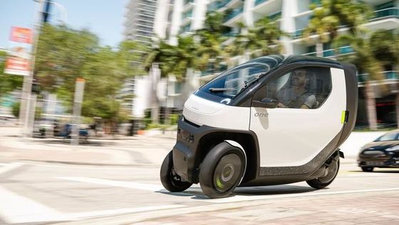 Mini ev car@ Nimbus One Un'auto compatta e inclinabile in grado di raggiungere velocità fino a 50mph w/ batteria per il pendolarismo urbano