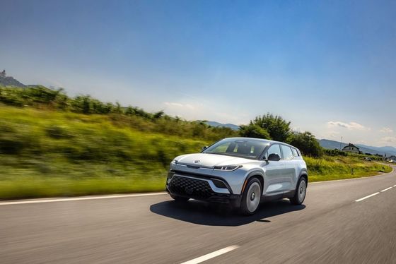 caratteristico SUV elettrico desiderabile della famiglia Fisker Ocean SUV elettrico con potenza di 556 CV/737 Nm