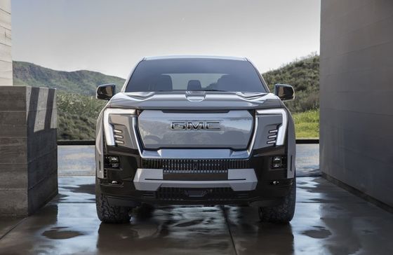 GMC Sierra EV dual motor powertrain con 754P destinato a trainare fino a 9500 libbre e può trasportare fino a 1300 libbre di carico utile