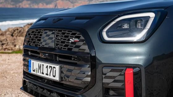 2024 Auto elettrica pura Mini Cooper Countryman E SUV di famiglia con forma a scatola 462km di autonomia con 150km di potenza del motore