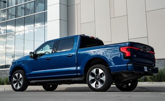 auto elettrica Ford F-150 Lighting pickup elettrico puro con grande autonomia e grande spazio di archiviazione