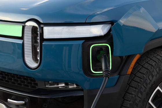 2023 RIVIAN R1S 800P.S Quattro motori 660km di autonomia 7 posti SUV con propulsione elettrica