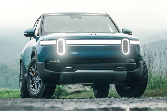 2023 RIVIAN R1S 800P.S Quattro motori 660km di autonomia 7 posti SUV con propulsione elettrica