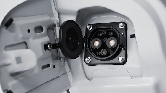 2023 Standard Edition Pure Electric Mini Passenger Car Con 238km di autonomia e porta scorrevole per facile accesso