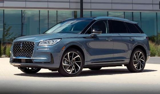 024 Lincoln Corsair Plug-In Hybrid Green Ev SUV 5 Passeggeri Lincoln Corsair ti avvolge in funzionalità intelligenti