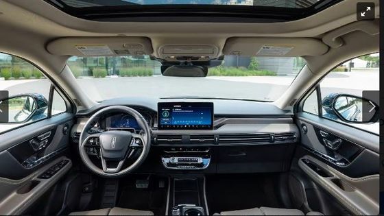 024 Lincoln Corsair Plug-In Hybrid Green Ev SUV 5 Passeggeri Lincoln Corsair ti avvolge in funzionalità intelligenti