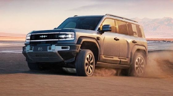 Nuovo PHEV elettrico a quattro ruote motrici Byd Formula Leopard 5 con potenza massima di 505 kW e coppia massima di 760 N · m.