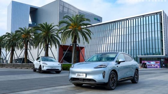 2023 Il GAC Aion Hyper HT Fastback SUVRWD Battery Swap Version con porte Gull Wing, 245 HP, 550 Km Of Range