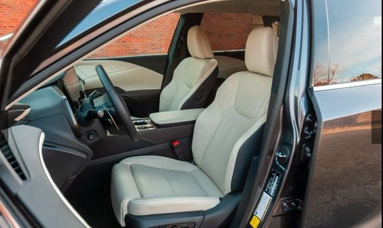 SUV crossover di lusso 2024 Lexus RX 450h+ PHEV con 37 miglia di autonomia elettrica