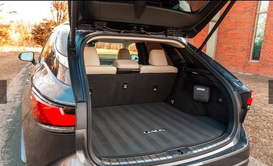 SUV crossover di lusso 2024 Lexus RX 450h+ PHEV con 37 miglia di autonomia elettrica