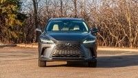 SUV crossover di lusso 2024 Lexus RX 450h+ PHEV con 37 miglia di autonomia elettrica