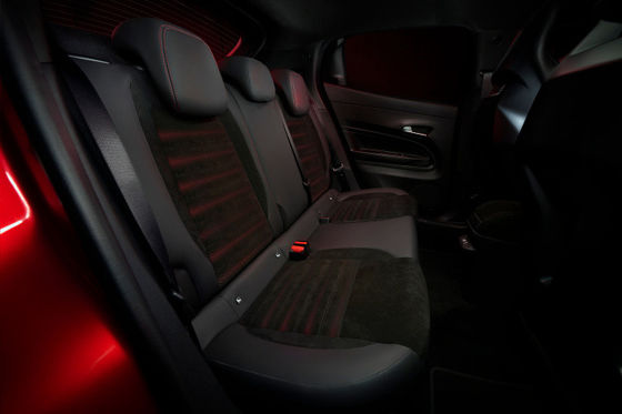 Prevendita La più sportiva auto compatta Alfa Romeo Prima EV Milano Con 2 opzioni di trasmissione 156ph&240ph WLTC 240miles