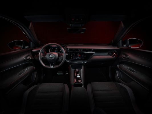 Prevendita La più sportiva auto compatta Alfa Romeo Prima EV Milano Con 2 opzioni di trasmissione 156ph&240ph WLTC 240miles