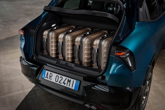 Prevendita La più sportiva auto compatta Alfa Romeo Prima EV Milano Con 2 opzioni di trasmissione 156ph&240ph WLTC 240miles