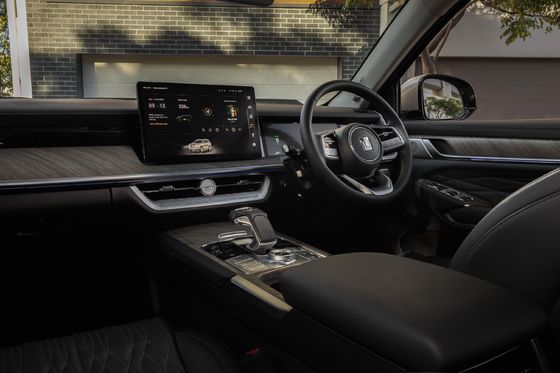 Nuova auto energetica 2023 TANK 500 PHEV AWD Trazione 180km/h velocità massima con 6,9sec 0-100accelerazione