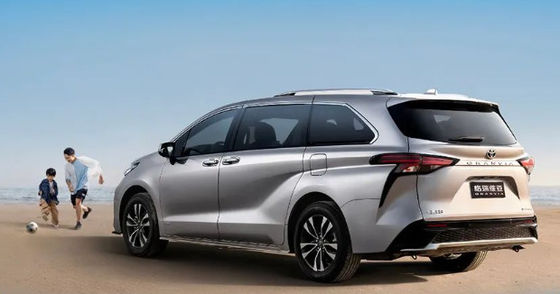 2024 FAW Toyota GRANVIA Hybrid Electric MPV Con 1000 km di autonomia