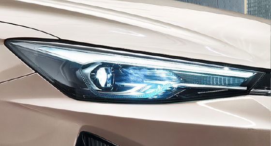 NEDC501Km Autonomia Roewe Ei5 MPV Veicoli elettrici puri Velocità massima 185km/h 8,3sec 0-100km/h Accelerazione