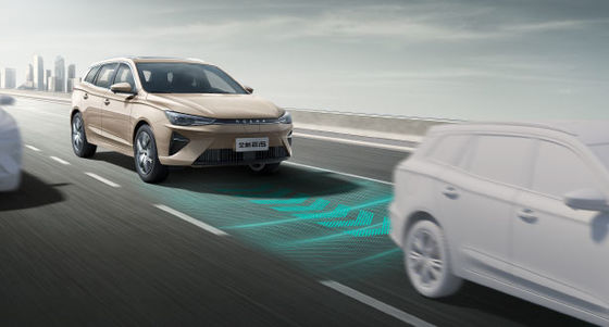 NEDC501Km Autonomia Roewe Ei5 MPV Veicoli elettrici puri Velocità massima 185km/h 8,3sec 0-100km/h Accelerazione